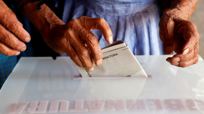 elecciones-mexico-casilla-urna-voto-2022-reuters.png_554688468