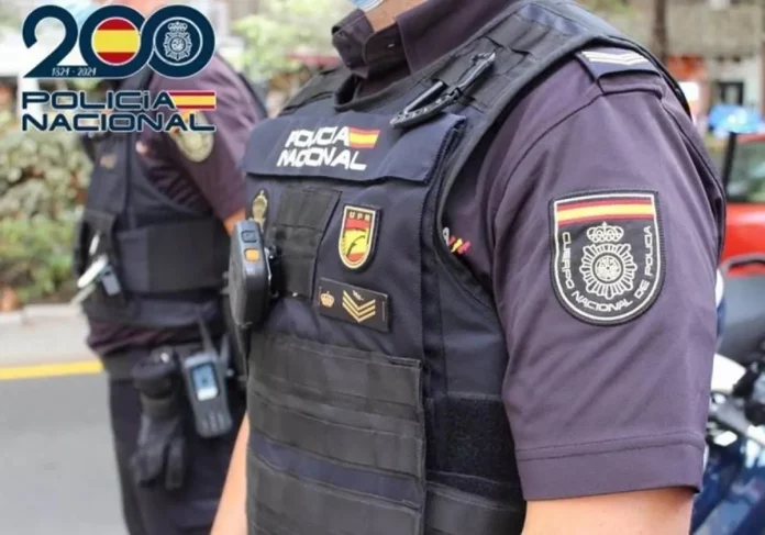 policia-nacional-agentes-k42E-U603054026582SgC-1200x840@diario_abc