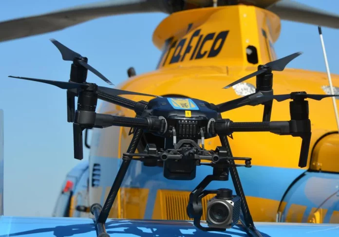 drones-helicoptero-dgt-trafico-kBF--1248x698@abc-Rn2nPMUO5SYyyUxexfDg0IK-1200x840@diario_abc