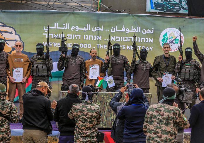 Hostages1-U6033996597531nG-U702296628780DG-1200x840@diario_abc