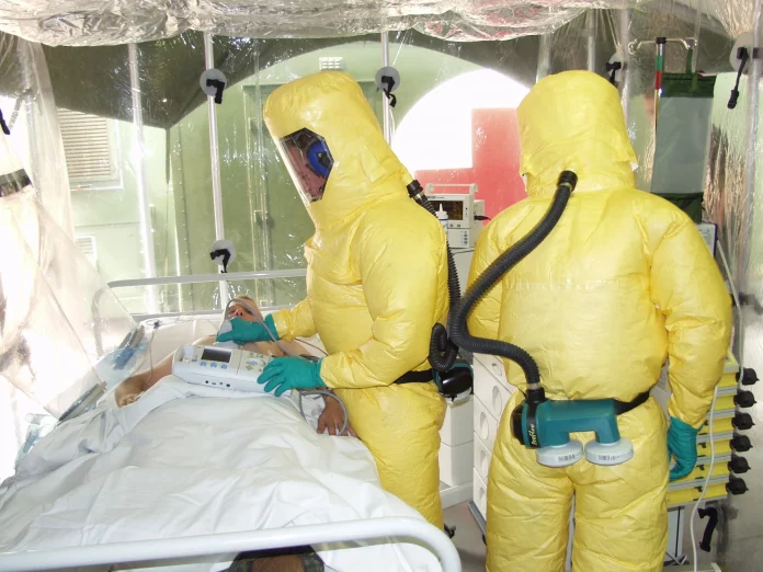 isolation-infection-virus-ebola-contagious-hazmat-suit-920624-pxhere.com