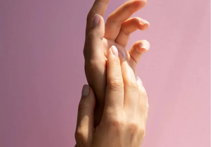 rejuvenecer-manos-RzY4wqDbrtVqLLELqD5nyFI-1200x840@diario_abc