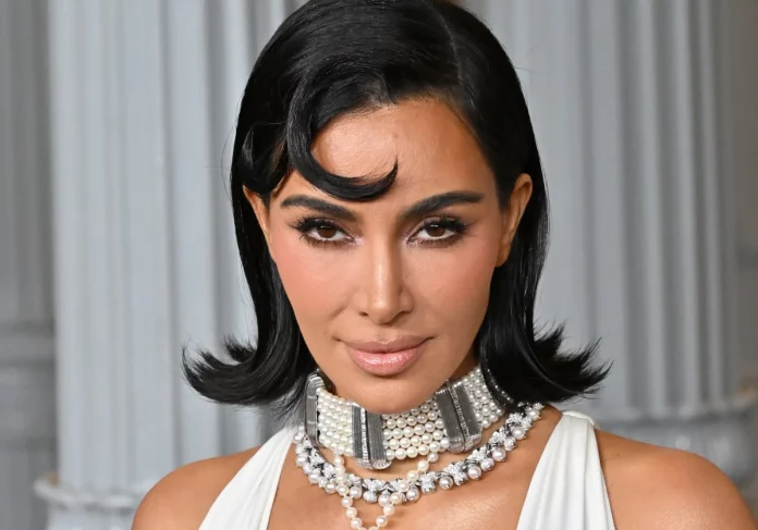 kim-kardashian-forbes-RCudH5VUTgrASreT8HjnslM-1200x840@diario_abc