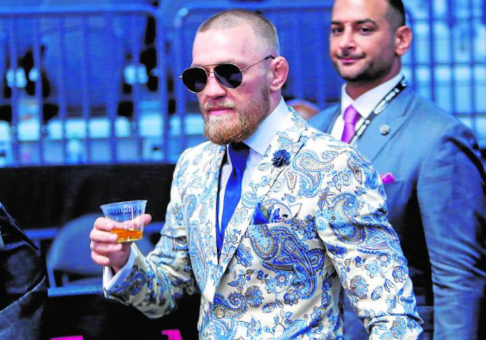 conor-mcgregor-vasito-RYM0OfE5OeVDH2oPbVjUJlK-1200x840@diario_abc