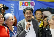 El senador Iván Cepeda, elegido como candidato presidencial del partido del presidente colombiano Gustavo Petro