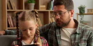 Los padres no deben tener miedo a retirar las pantallas a sus hijos