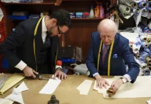 Mariano Langa, el camisero que ha hecho brillar a Sean Connery, Cary Grant y Bertín Osborne