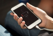¿Qué se conecta primero: el cable al celular o el cable al enchufe?
