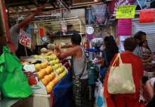 Con el sueldo destinado a lo indispensable, hacerlo rendir requiere más sacrificios, indican
