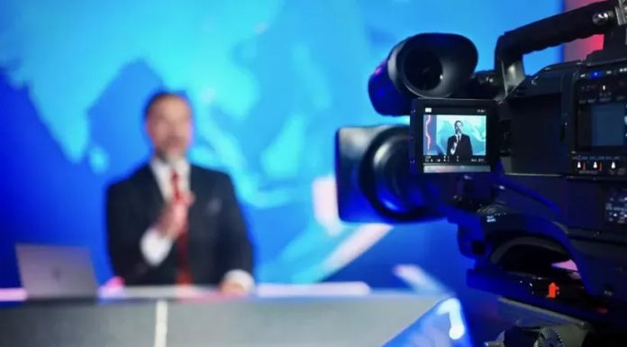 Gobierno defiende “derechos de las audiencias”; críticos advierten censura