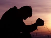 Cuando el desempleo abunda, el refugio es la fe
