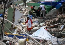 Venezuela aumenta a más de 6,000 la cifra de muertos por el doble terremoto en La Guaira