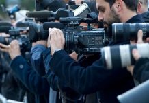Precisión para los periodistas y medios, omisiones para los funcionarios y el gobierno