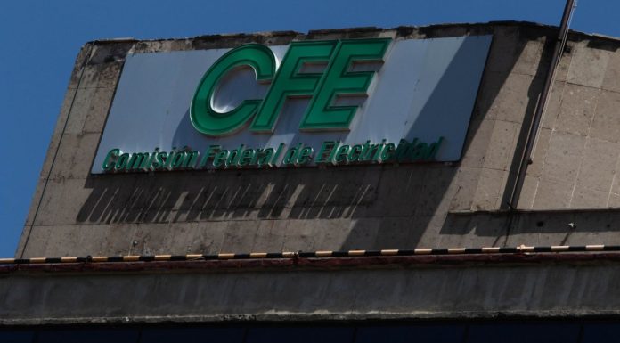 CFE gana batalla legal en EU: Seguirá juicio contra exdirectivos por contratos de gas natural