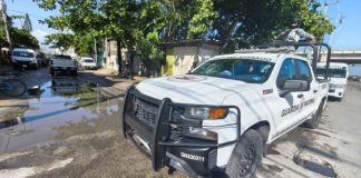 Sorpresivo cateo en la colonia Colosio de Playa del Carmen; resguardan a 2 menores, detienen a dos personas y aseguran droga