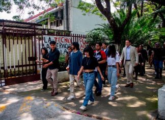 «Solo permanecimos en el estacionamiento», dicen estudiantes del IPN tras daños en Canal Once