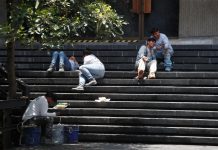 Desempleo juvenil aumenta a nivel mundial; IA podría agravar panorama laboral: OIT