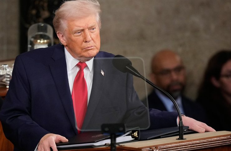 Presiona Trump a México para perseguir a funcionarios vinculados con cárteles