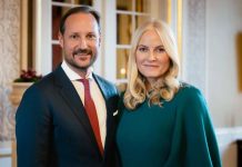 Haakon VIII ya es rey de Noruega: Mette-Marit, reina, e Ingrid Alexandra, heredera