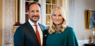 Haakon VIII ya es rey de Noruega: Mette-Marit, reina, e Ingrid Alexandra, heredera