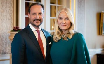 Haakon VIII ya es rey de Noruega: Mette-Marit, reina, e Ingrid Alexandra, heredera