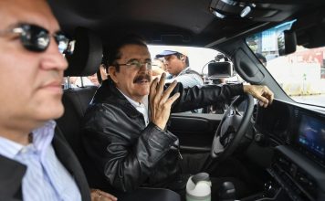 Expresidente hondureño Manuel Zelaya viaja a México para tratarse una enfermedad cardíaca