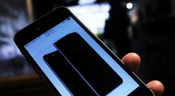 Es insuficiente regular el uso de celulares sólo en las escuelas: organizaciones civiles