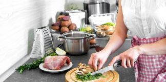 Falta de dinero obliga a 7.2 millones de hogares mexicanos a restringir su alimentación: Inegi