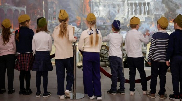 Rusia ha convertido sus escuelas en máquinas de adoctrinamiento