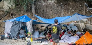 El Gobierno asume el control del puerto de Ceuta para alojar a migrantes en carpas