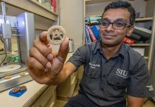 Estos investigadores transforman botellas de plástico en galletas que saben a vainilla