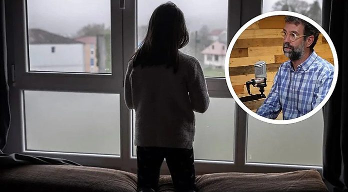 Rafa Guerrero, psicoterapeuta y doctor en educación: «Un niño sobreprotegido va a ser una persona adulta manipulable y que no va a saber tomar decisiones»