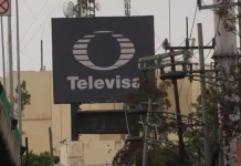 Televisa se desploma tras anuncio preliminar de su salida del S&P/BMV IPC