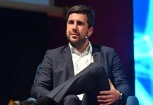 Riquelme firma con el Gobierno de Bukele un acuerdo para invertir 2.588 millones de euros en energía y agua