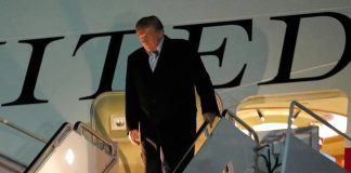 CNN amaga con acciones legales si la Casa Blanca sigue excluyéndola del Air Force One