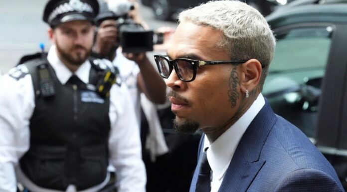 Chris Brown se libra de la cárcel tras golpear a un productor musical con una botella de tequila