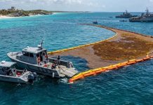 Marina estrena barreras dinámicas para frenar el sargazo en Quintana Roo