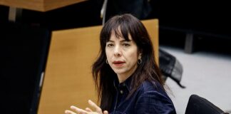 La líder de La Izquierda de Berlín censura sus respuestas en una entrevista por miedo a Hamás