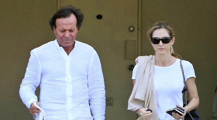 Julio Iglesias y Miranda Rijnsburger declaran ante el juez este viernes por una reclamación de seis millones de euros