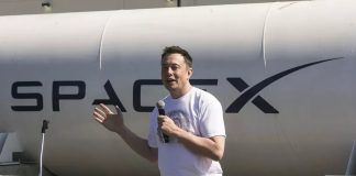 Elon Musk promete acción de SpaceX a cada niño en EUA