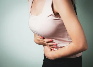 Las mujeres sufren el dolor más intensamente que los hombres: este es el motivo biológico