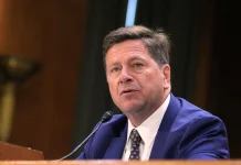 Trump nombra a su jefe de inteligencia, Jay Clayton, como zar de la IA en EU