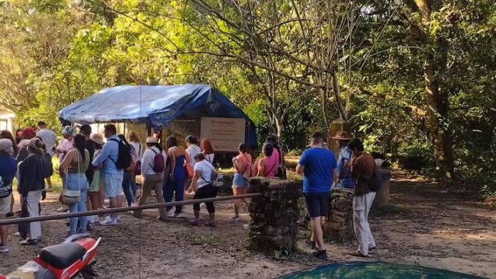 Turistas en Bonampak