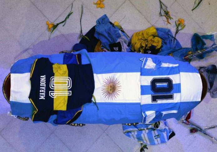 MaradonaEFE2020-R7RdWeLmkxkgSGRlrvPchzJ-1200x840@diario_abc