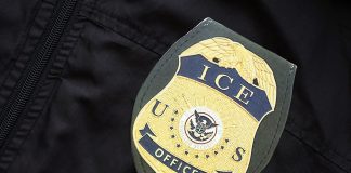 Trump dice que el ICE no suspenderá los controles de tráfico tras muerte de dos inmigrantes