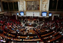El Parlamento de Francia aprueba prohibir las redes sociales a los menores de 15 años